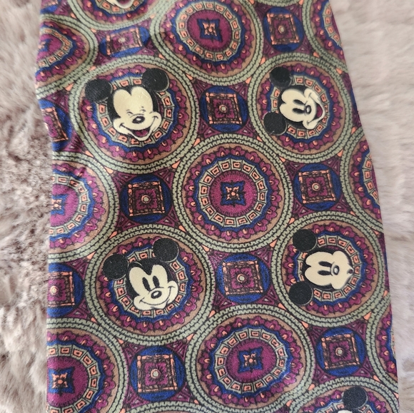 Vintage Mickey Mouse silk tie - Picture 4 of 4